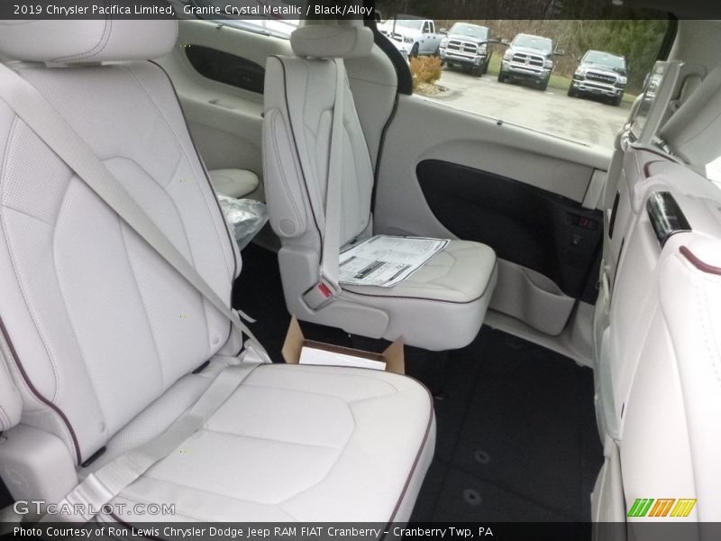 Granite Crystal Metallic / Black/Alloy 2019 Chrysler Pacifica Limited