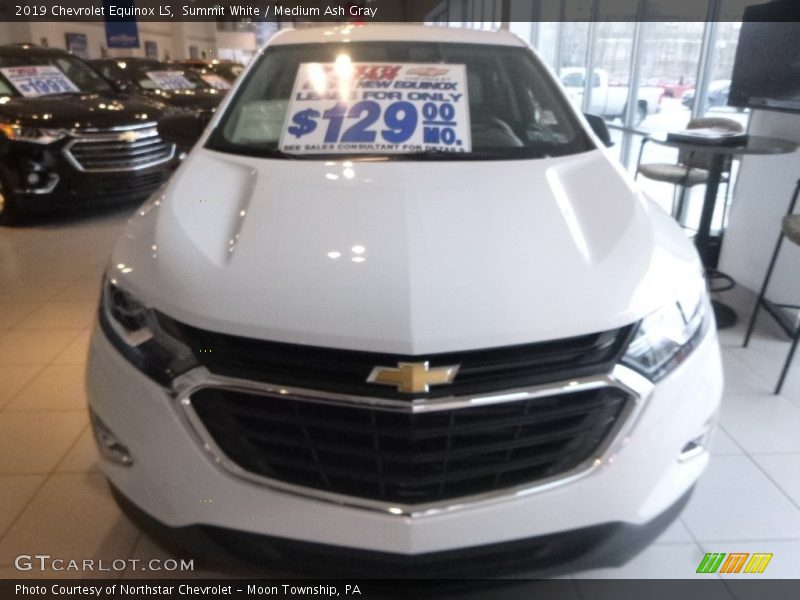 Summit White / Medium Ash Gray 2019 Chevrolet Equinox LS