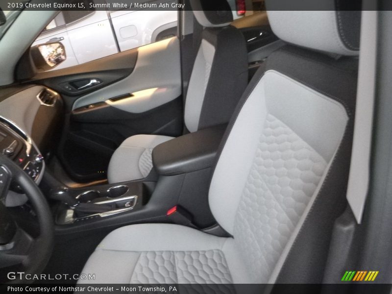 Summit White / Medium Ash Gray 2019 Chevrolet Equinox LS