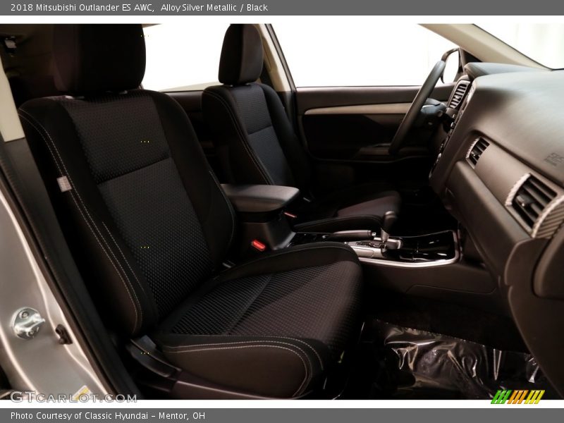 Alloy Silver Metallic / Black 2018 Mitsubishi Outlander ES AWC