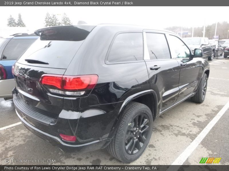 Diamond Black Crystal Pearl / Black 2019 Jeep Grand Cherokee Laredo 4x4
