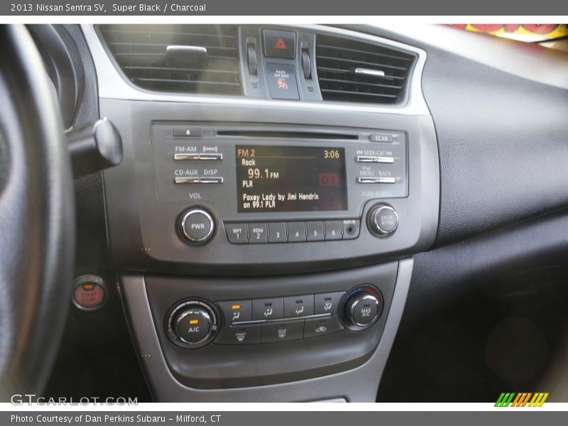 Super Black / Charcoal 2013 Nissan Sentra SV