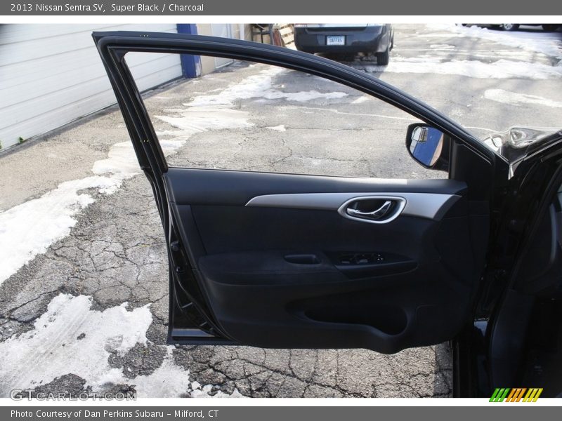 Super Black / Charcoal 2013 Nissan Sentra SV