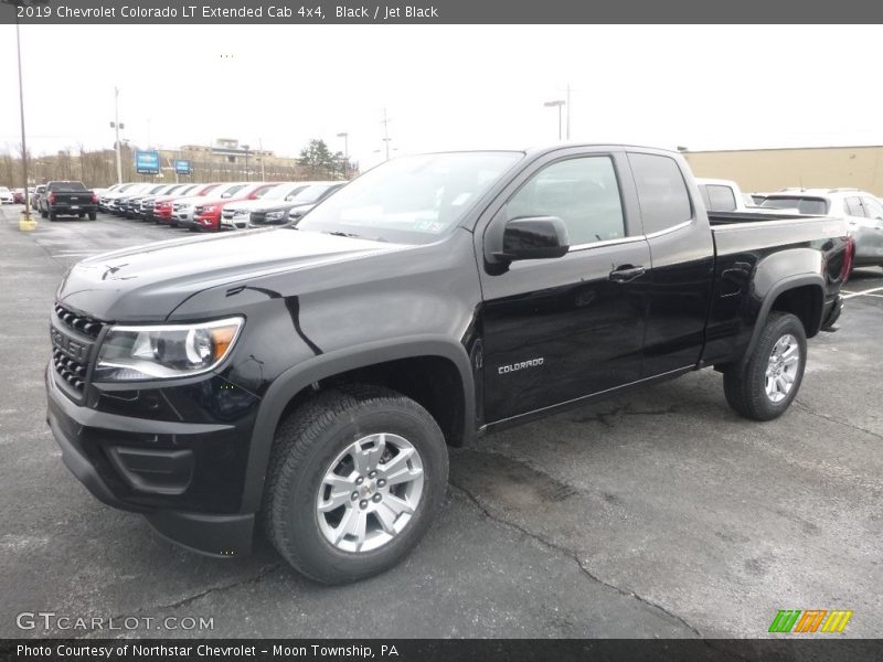 Front 3/4 View of 2019 Colorado LT Extended Cab 4x4