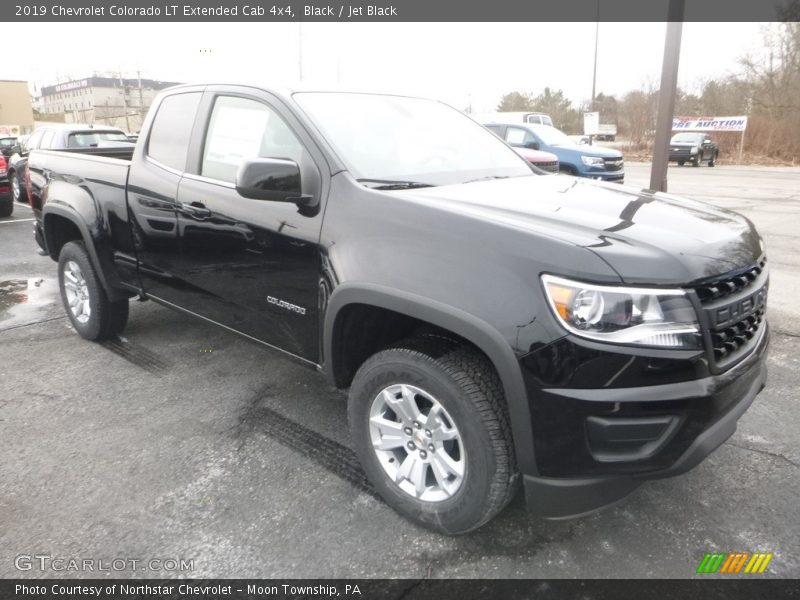 Front 3/4 View of 2019 Colorado LT Extended Cab 4x4