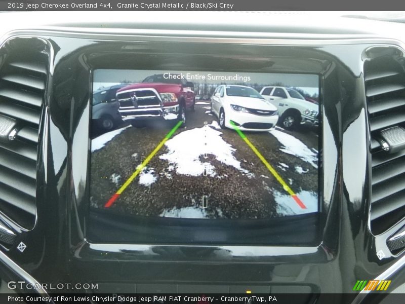 Granite Crystal Metallic / Black/Ski Grey 2019 Jeep Cherokee Overland 4x4