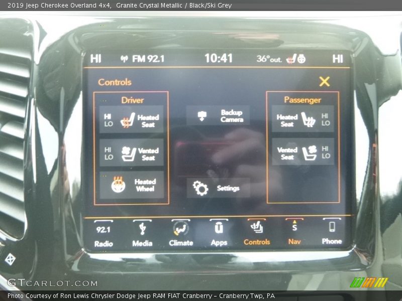 Granite Crystal Metallic / Black/Ski Grey 2019 Jeep Cherokee Overland 4x4