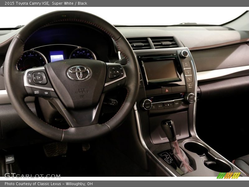 Super White / Black 2015 Toyota Camry XSE