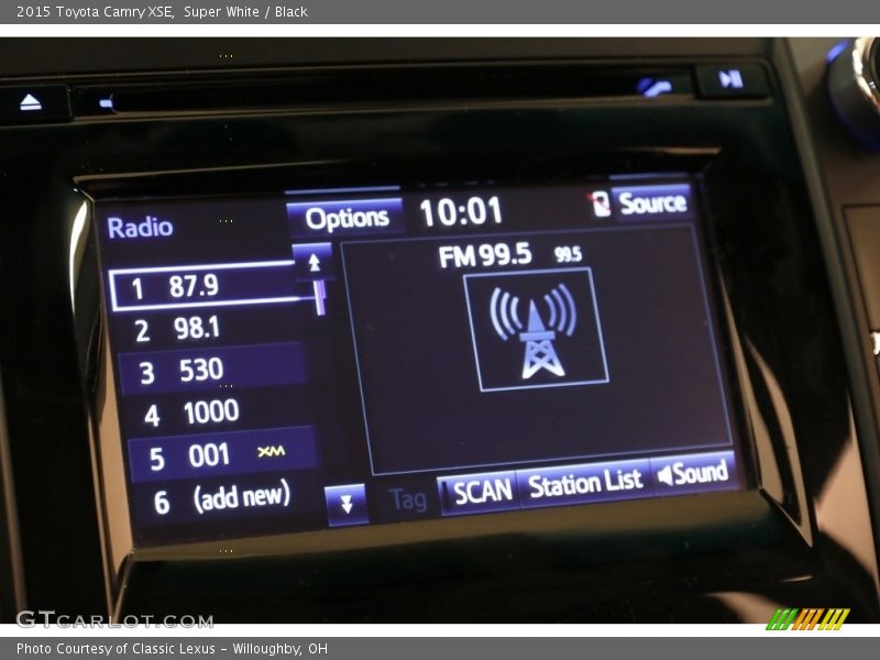 Super White / Black 2015 Toyota Camry XSE