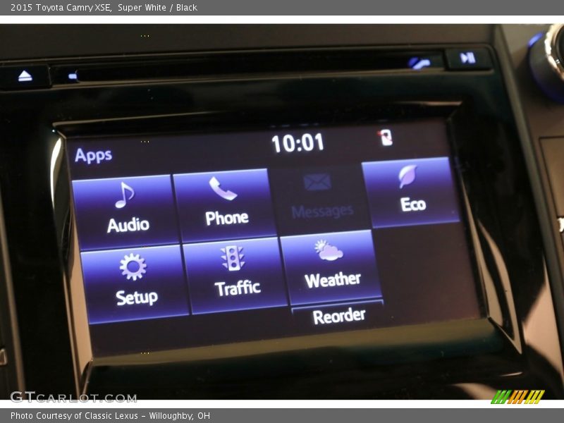 Super White / Black 2015 Toyota Camry XSE