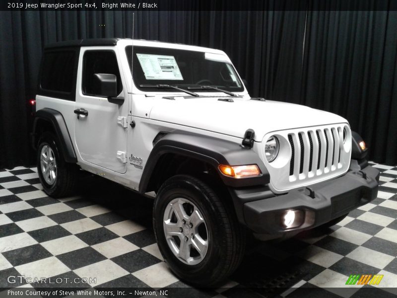 Bright White / Black 2019 Jeep Wrangler Sport 4x4