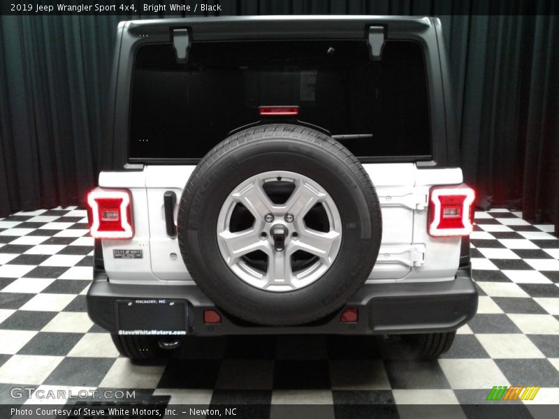 Bright White / Black 2019 Jeep Wrangler Sport 4x4