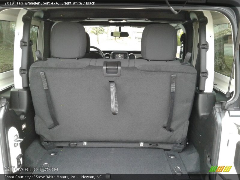 Bright White / Black 2019 Jeep Wrangler Sport 4x4