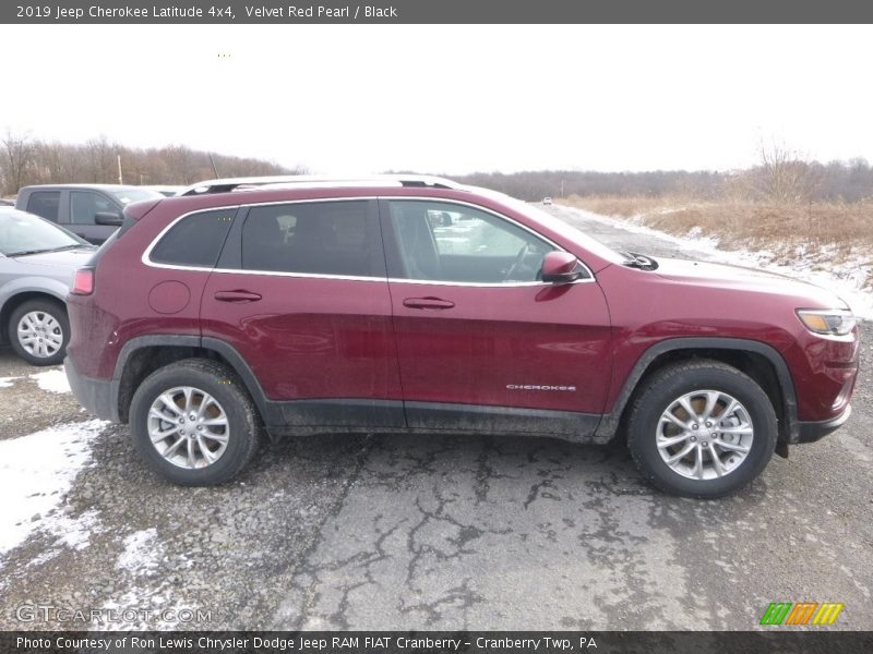 Velvet Red Pearl / Black 2019 Jeep Cherokee Latitude 4x4