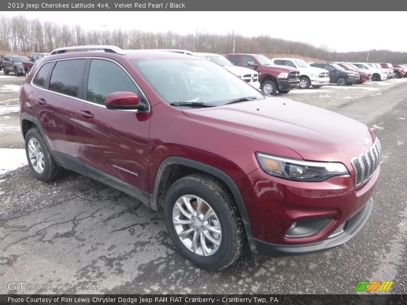 Velvet Red Pearl / Black 2019 Jeep Cherokee Latitude 4x4