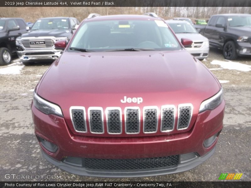 Velvet Red Pearl / Black 2019 Jeep Cherokee Latitude 4x4