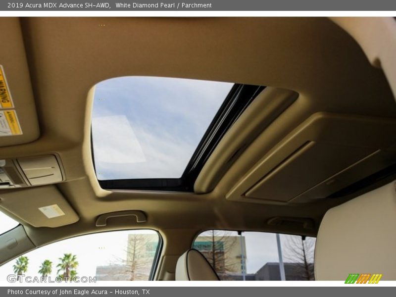 White Diamond Pearl / Parchment 2019 Acura MDX Advance SH-AWD