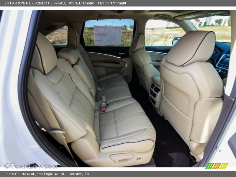 White Diamond Pearl / Parchment 2019 Acura MDX Advance SH-AWD
