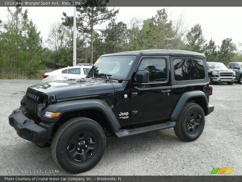 Front 3/4 View of 2019 Wrangler Sport 4x4