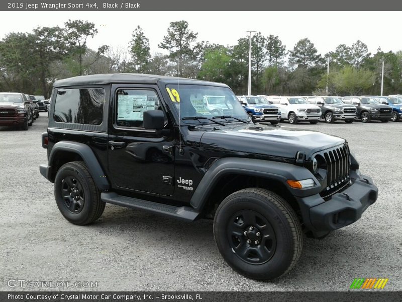 Front 3/4 View of 2019 Wrangler Sport 4x4