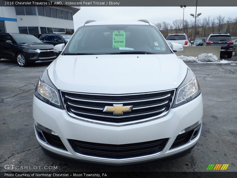 Iridescent Pearl Tricoat / Ebony 2016 Chevrolet Traverse LT AWD