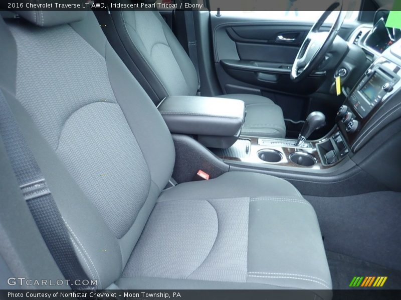 Iridescent Pearl Tricoat / Ebony 2016 Chevrolet Traverse LT AWD