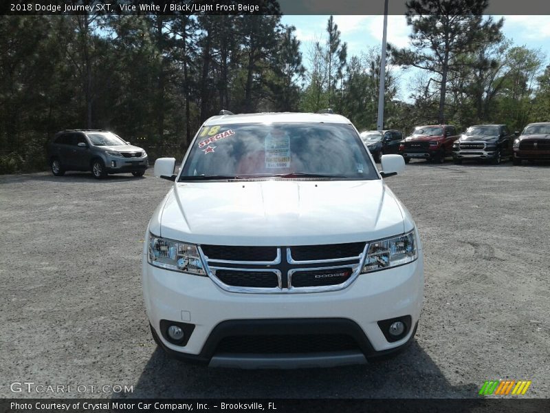 Vice White / Black/Light Frost Beige 2018 Dodge Journey SXT