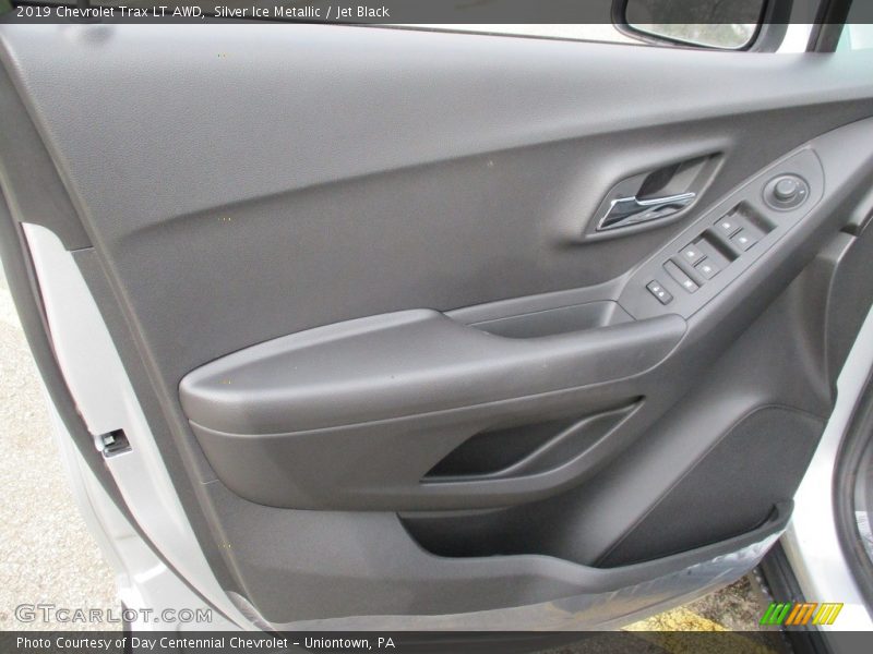 Silver Ice Metallic / Jet Black 2019 Chevrolet Trax LT AWD