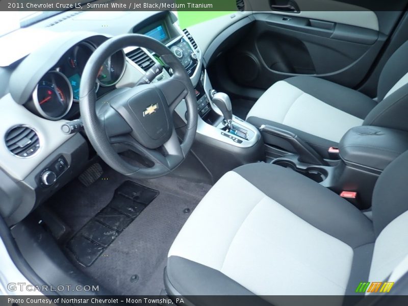 Summit White / Jet Black/Medium Titanium 2011 Chevrolet Cruze LS