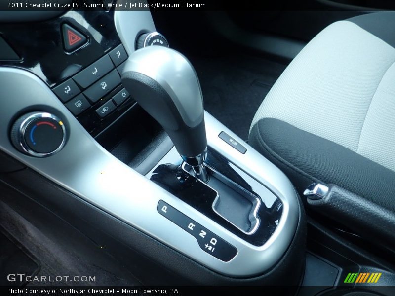 Summit White / Jet Black/Medium Titanium 2011 Chevrolet Cruze LS