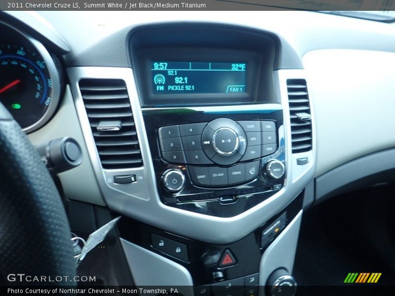 Summit White / Jet Black/Medium Titanium 2011 Chevrolet Cruze LS