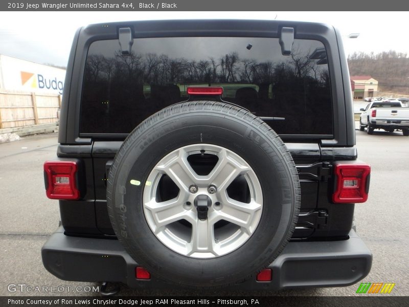 Black / Black 2019 Jeep Wrangler Unlimited Sahara 4x4