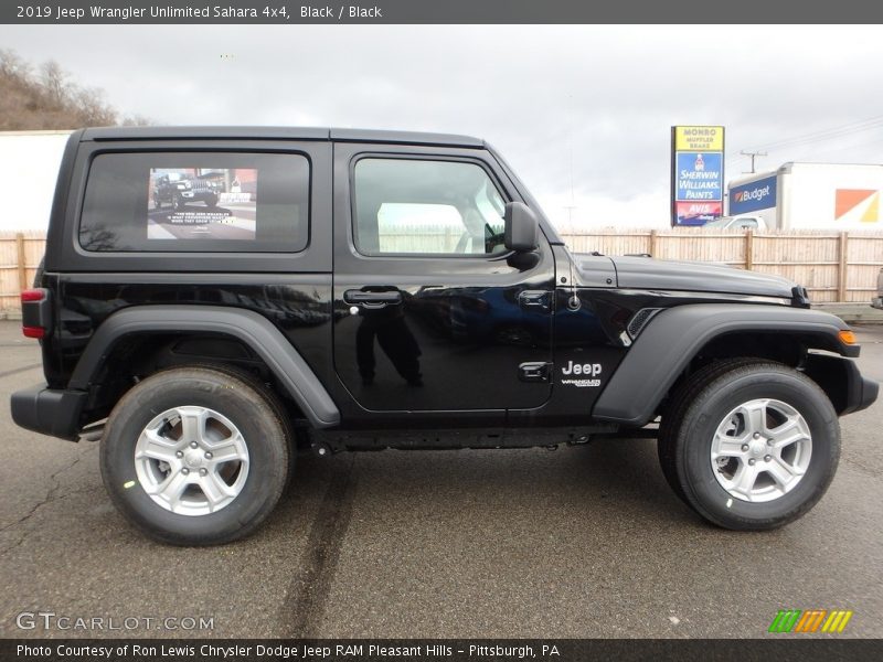 Black / Black 2019 Jeep Wrangler Unlimited Sahara 4x4