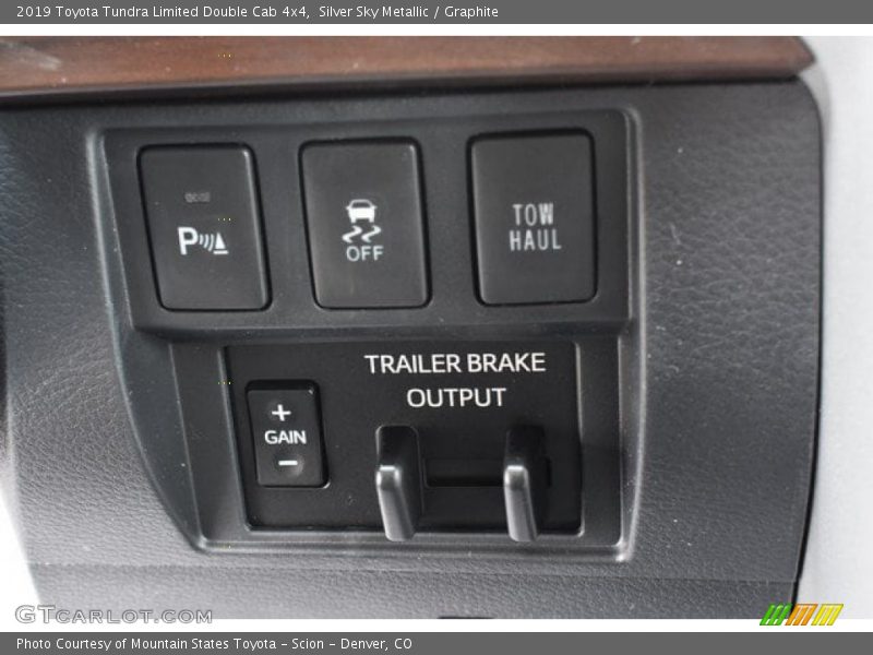 Silver Sky Metallic / Graphite 2019 Toyota Tundra Limited Double Cab 4x4