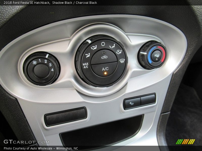 Shadow Black / Charcoal Black 2018 Ford Fiesta SE Hatchback