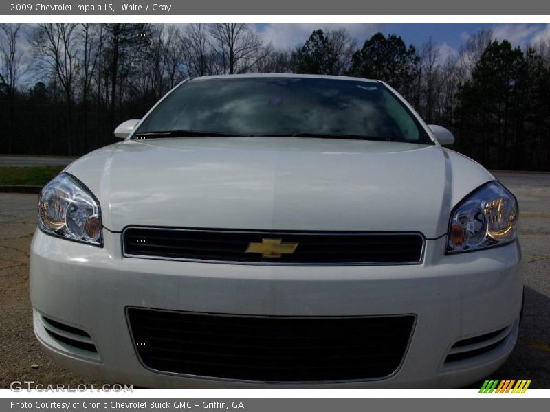 White / Gray 2009 Chevrolet Impala LS