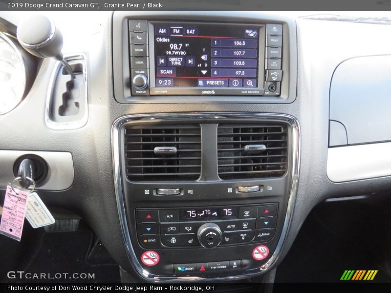 Granite Pearl / Black 2019 Dodge Grand Caravan GT