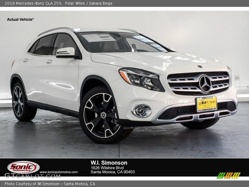 Polar White / Sahara Beige 2019 Mercedes-Benz GLA 250