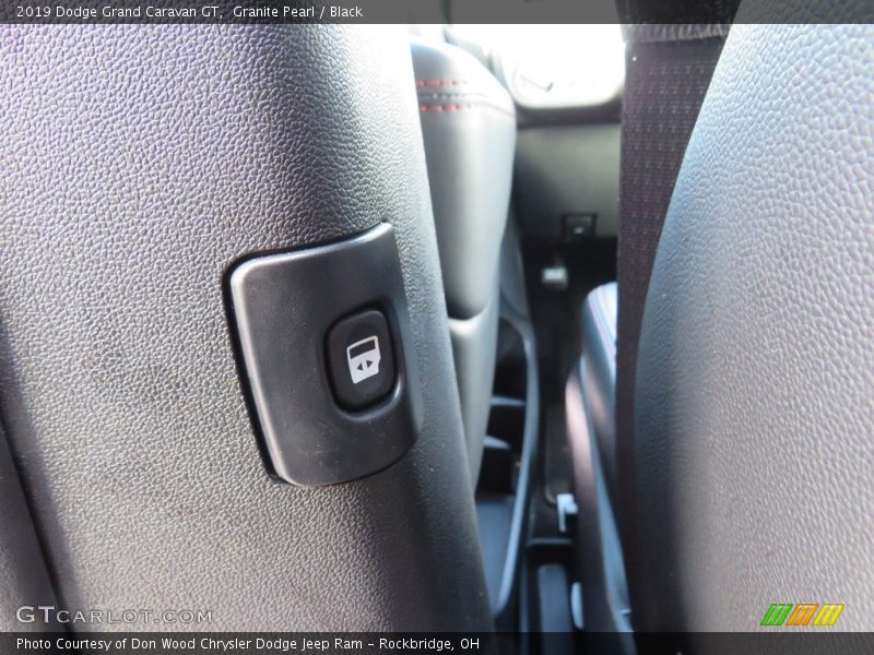 Granite Pearl / Black 2019 Dodge Grand Caravan GT