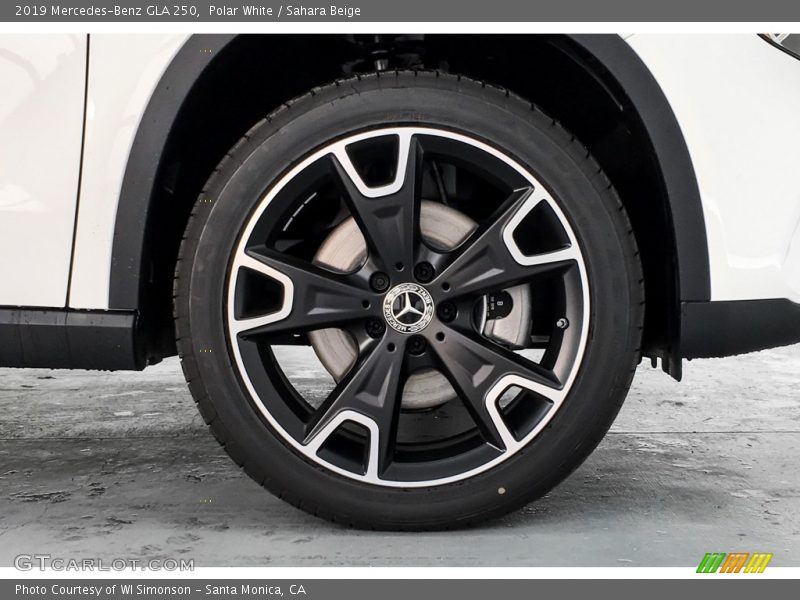 Polar White / Sahara Beige 2019 Mercedes-Benz GLA 250