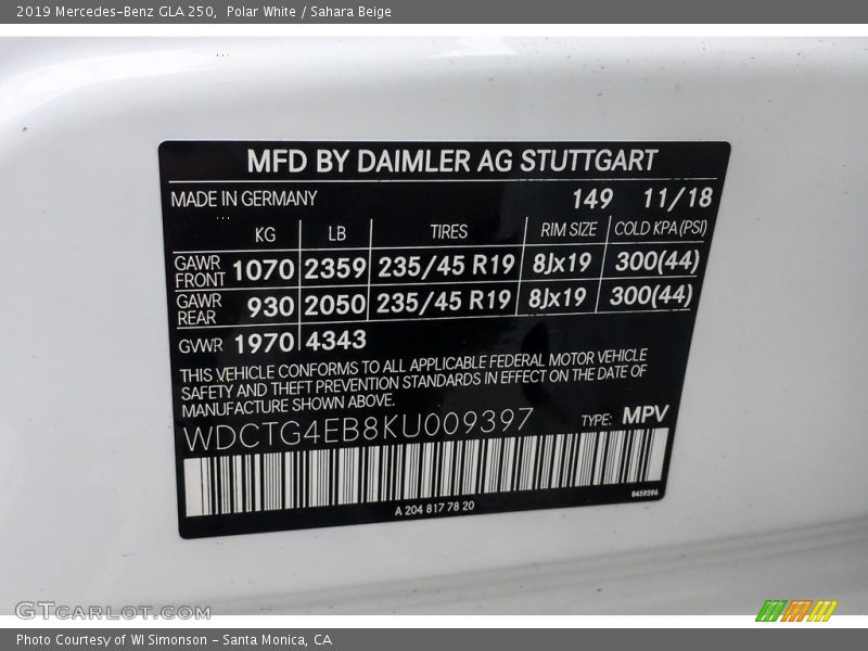 Polar White / Sahara Beige 2019 Mercedes-Benz GLA 250