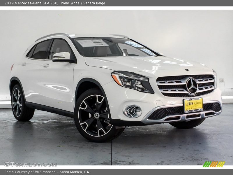 Polar White / Sahara Beige 2019 Mercedes-Benz GLA 250