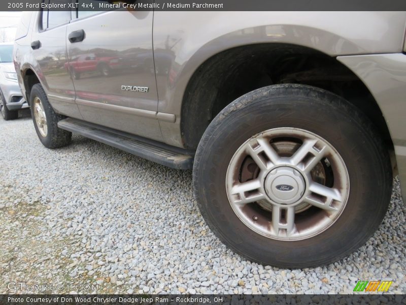 Mineral Grey Metallic / Medium Parchment 2005 Ford Explorer XLT 4x4