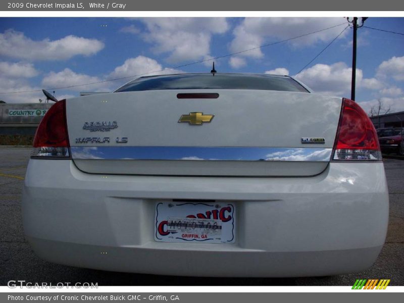 White / Gray 2009 Chevrolet Impala LS
