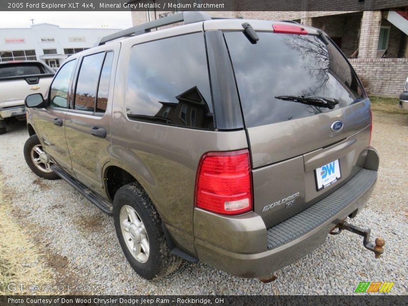 Mineral Grey Metallic / Medium Parchment 2005 Ford Explorer XLT 4x4