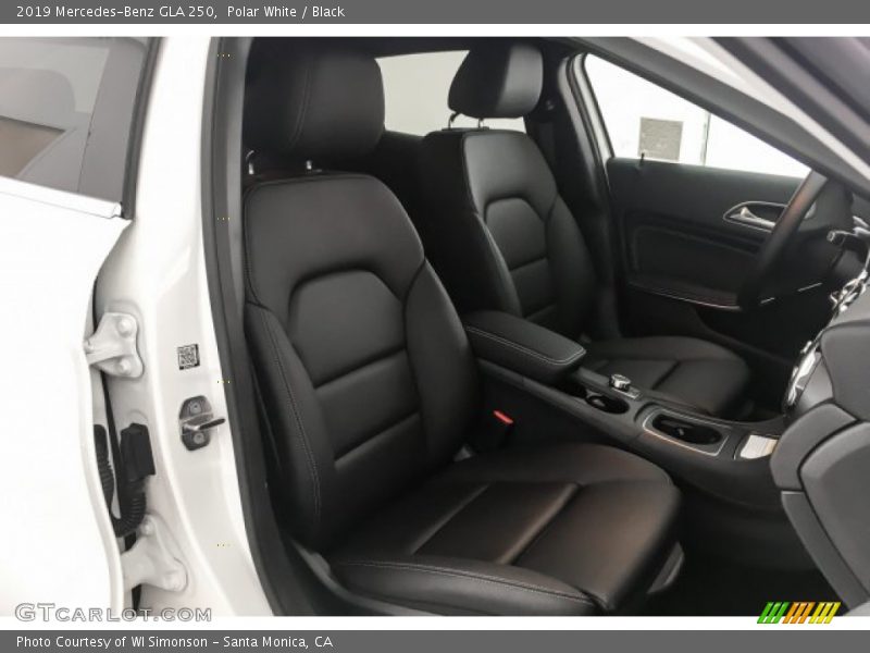 Polar White / Black 2019 Mercedes-Benz GLA 250