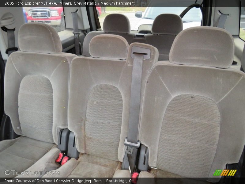 Mineral Grey Metallic / Medium Parchment 2005 Ford Explorer XLT 4x4