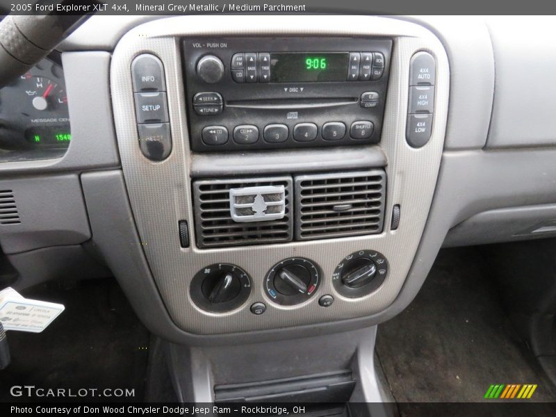 Mineral Grey Metallic / Medium Parchment 2005 Ford Explorer XLT 4x4