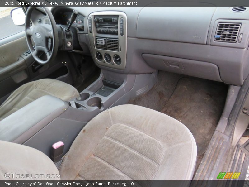 Mineral Grey Metallic / Medium Parchment 2005 Ford Explorer XLT 4x4