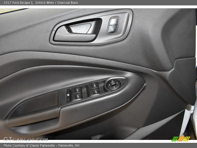 Oxford White / Charcoal Black 2017 Ford Escape S
